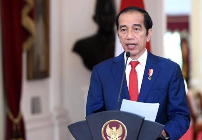Dua Hari Jelang Pemilu, Jokowi Naikkan Tunjangan Pegawai Bawaslu 
